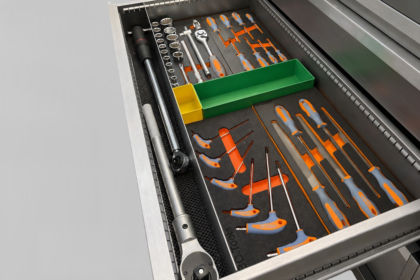 EXORYA drawer units with separators